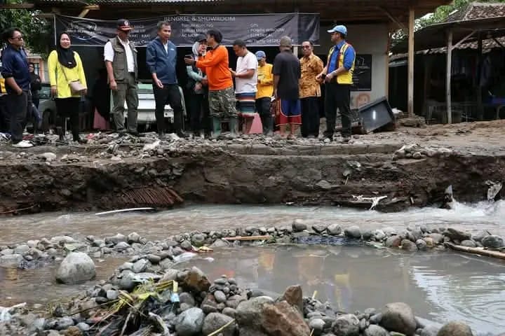 Bencana Dahsyat Menyerang Sukabumi Nyawa Melayang Orang Hilang